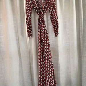 Aakaa Burgundy and Black Long Sleeve Maxi Dress